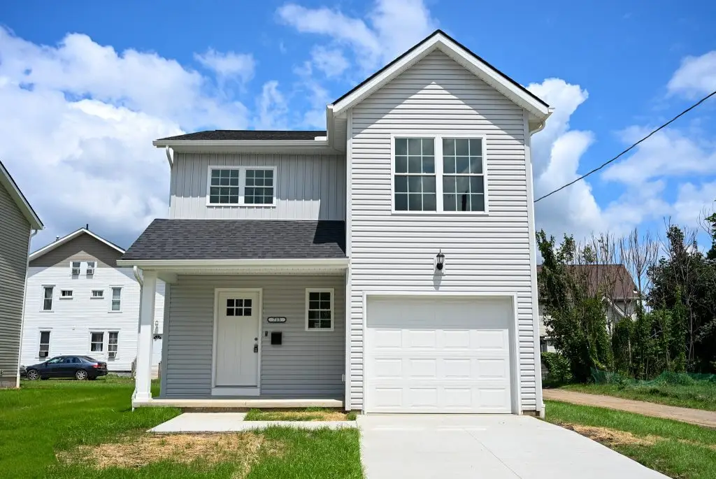 1007 4th St. NW, Canton OH 44703